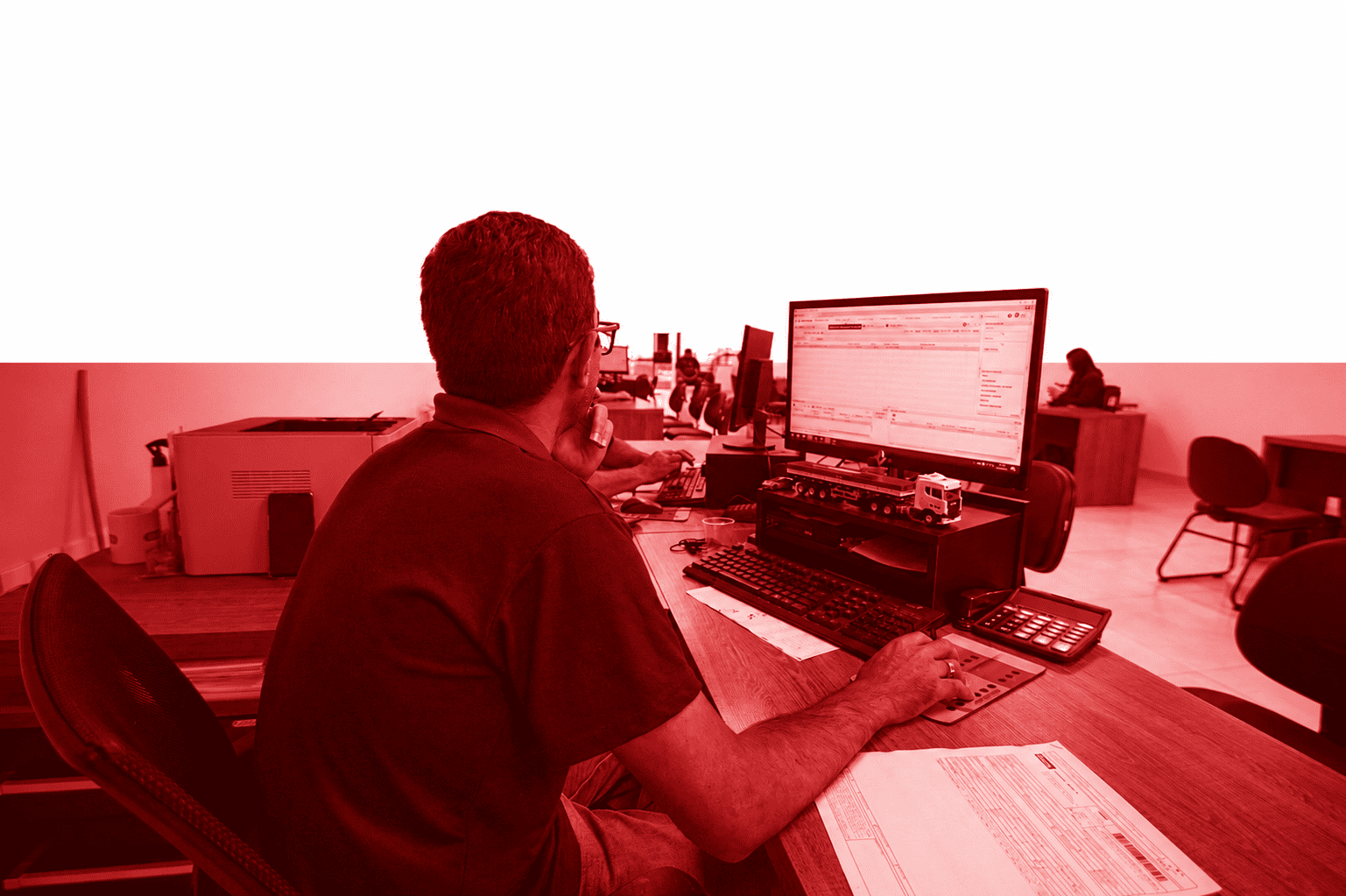 Equipe comercial do Grupo Vocical em atendimento